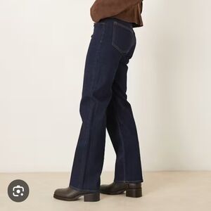 Abercrombie & Fitch The 90's Straight Jeans.